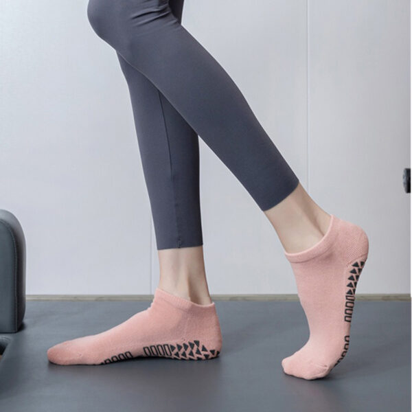 Breathable Yoga Socks Women Round Toe Short Ankle Non Slip Pilates Socks Comfortable Dance Socks