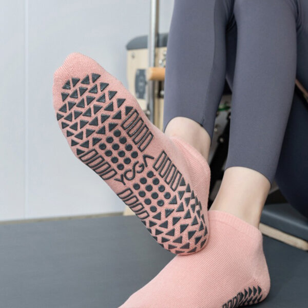 Breathable Yoga Socks Women Round Toe Short Ankle Non Slip Pilates Socks Comfortable Dance Socks