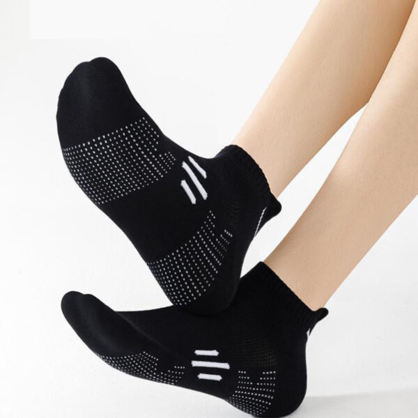 Summer Men’s Cotton Sports Socks Low Cut Sweat Absorbing Anti Odor Running Marathon Basketball Socks Bulk