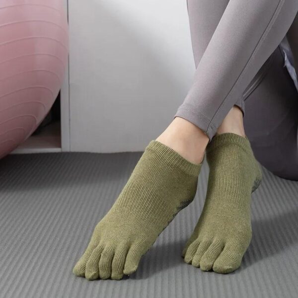 Luxury Style Women’s Yoga Socks Five Finger Anti Slip Pilates Socks Breathable Athletic Toe Socks